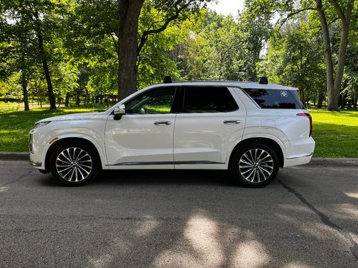White 2023 Hyundai PALISADE Calligraphy