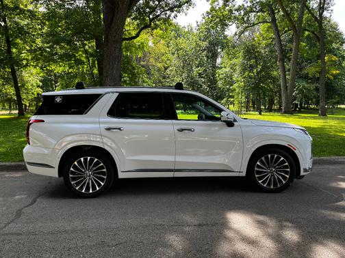 White 2023 Hyundai PALISADE Calligraphy