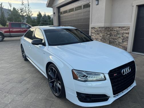 2017 Audi S8 4.0T Plus