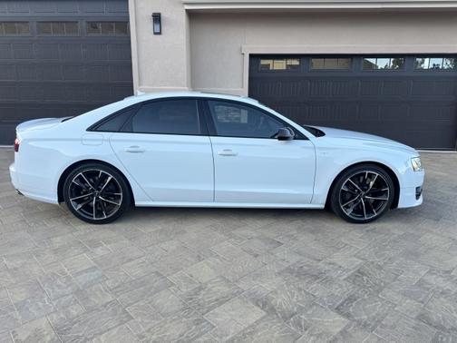 2017 Audi S8 4.0T Plus