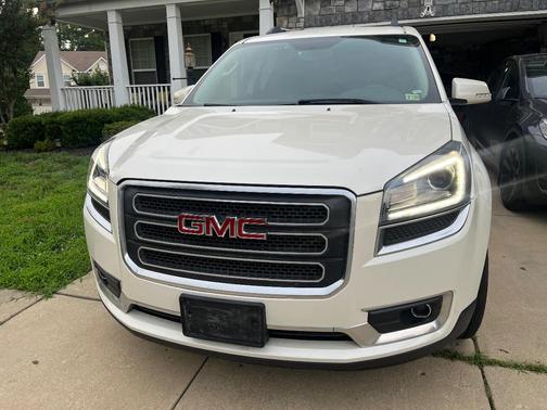 White 2015 GMC Acadia SLT-2