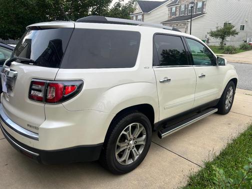 White 2015 GMC Acadia SLT-2