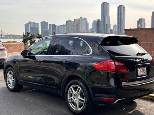 2012 Porsche Cayenne Base