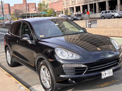 2012 Porsche Cayenne Base