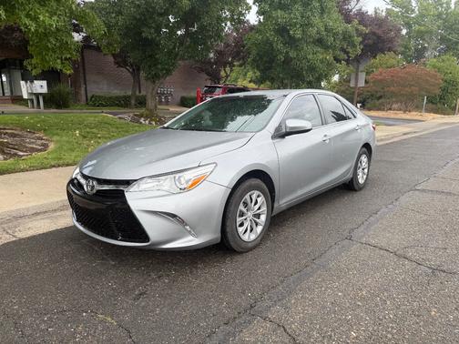Gray 2017 Toyota Camry SE