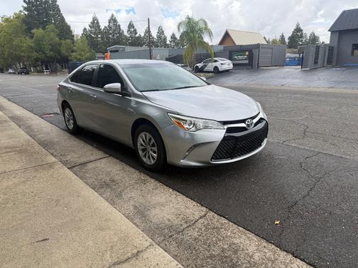 Gray 2017 Toyota Camry SE