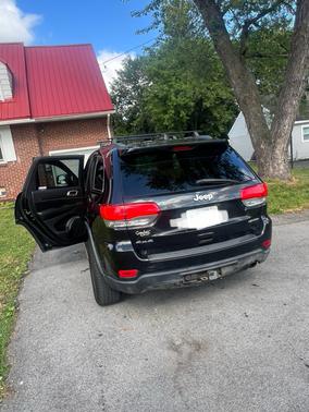 Black 2014 Jeep Grand Cherokee Laredo
