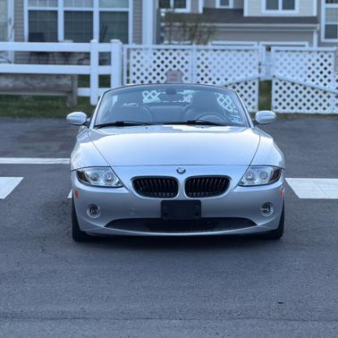 Silver 2005 BMW Z4 2.5i Roadster