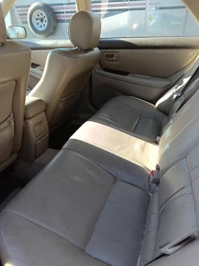 2000 Lexus ES 300 Base