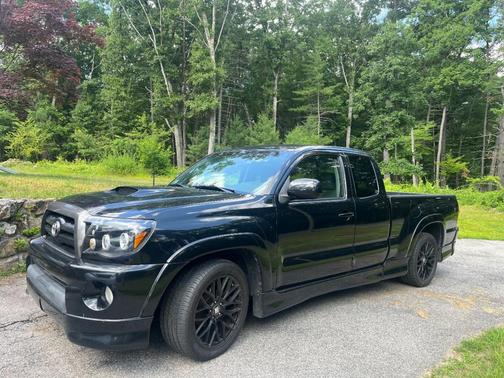 Black 2005 Toyota Tacoma X-Runner Access Cab