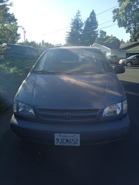 2000 Toyota Sienna XLE