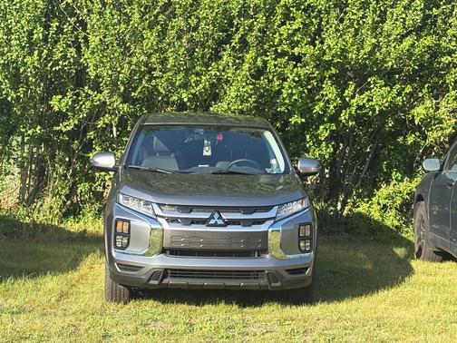 Silver 2024 Mitsubishi Outlander Sport 2.0 SE