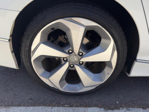 White 2018 Honda Accord Touring 2.0T