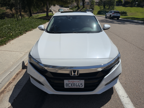 White 2018 Honda Accord Touring 2.0T