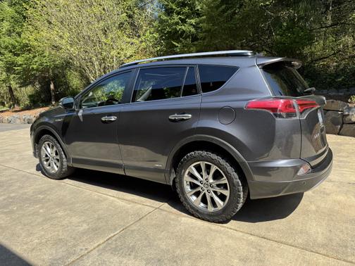 2016 Toyota RAV4 Hybrid Limited