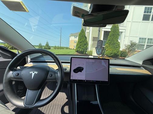 Black 2019 Tesla Model 3 Standard Range Plus