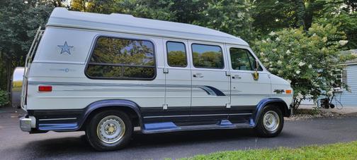 White 1995 Chevrolet Van Base