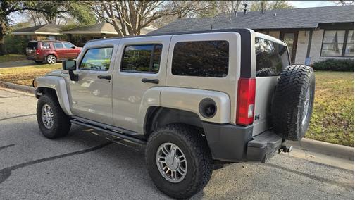2007 Hummer H3 Base