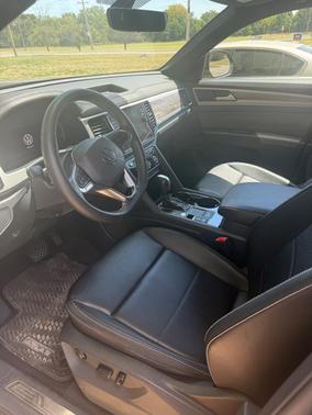 Black 2022 Volkswagen Atlas Cross Sport 3.6L V6 SE w/Technology
