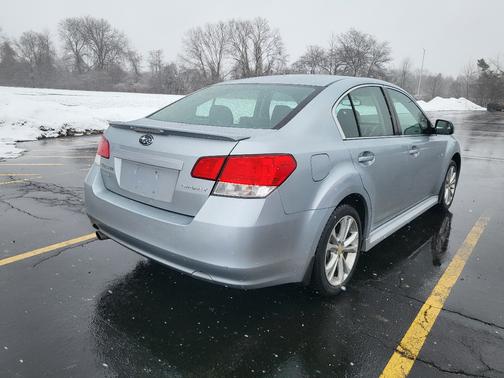 2013 Subaru Legacy 2.5i Premium