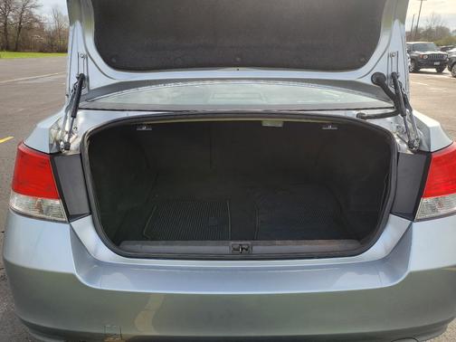 Silver 2013 Subaru Legacy 2.5i Premium