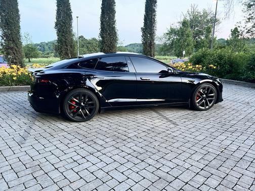 Black 2023 Tesla Model S Plaid