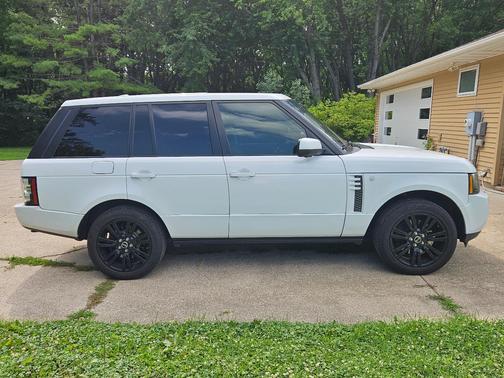 White 2012 Land Rover Range Rover HSE