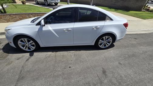 White 2014 Chevrolet Cruze LTZ