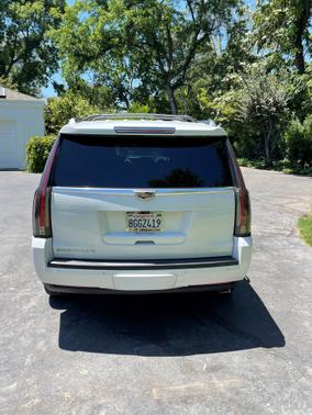 Photo 4 of 10 of 2018 Cadillac Escalade Premium Luxury