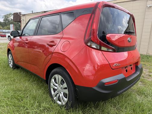Red 2021 Kia Soul LX