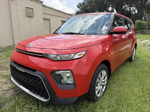 Red 2021 Kia Soul LX