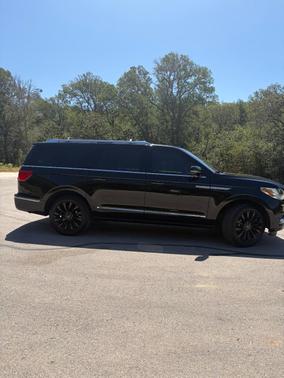 Black 2020 Lincoln Navigator L Reserve