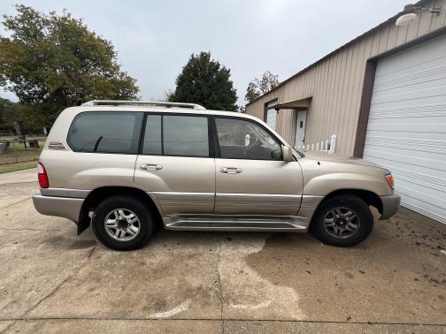 2001 Lexus LX 470 Base