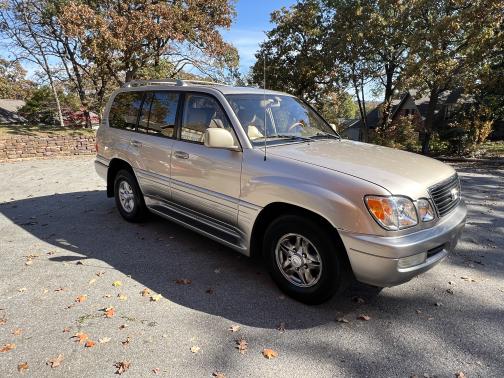 2001 Lexus LX 470 Base