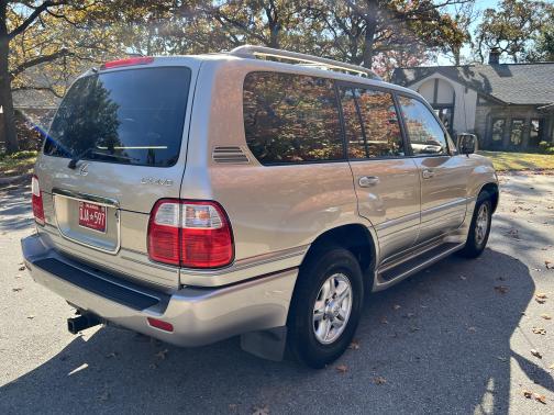 2001 Lexus LX 470 Base