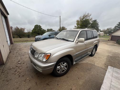 2001 Lexus LX 470 Base