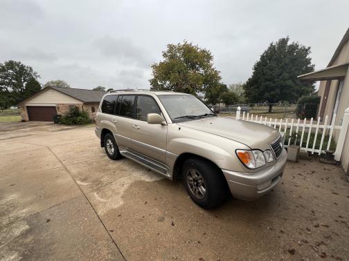 2001 Lexus LX 470 Base