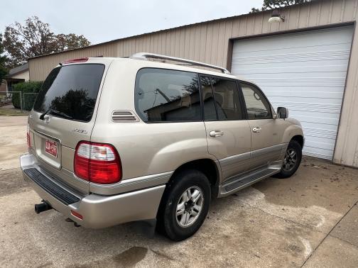2001 Lexus LX 470 Base