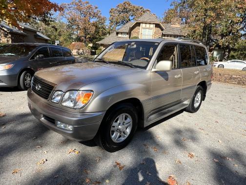 2001 Lexus LX 470 Base