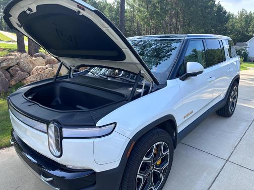 White 2023 Rivian R1S Adventure Quad-Motor Large Package