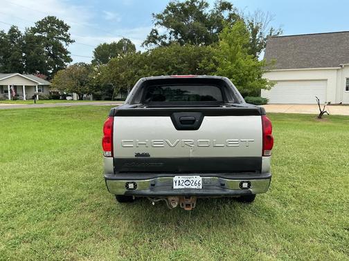 Silver 2004 Chevrolet Avalanche 1500
