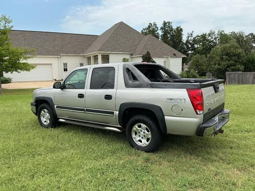 Silver 2004 Chevrolet Avalanche 1500