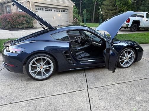 2018 Porsche 718 Cayman Base