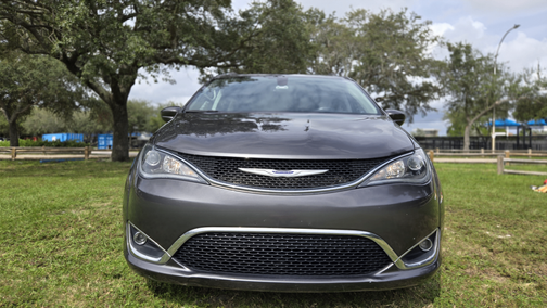 Gray 2020 Chrysler Pacifica Touring L