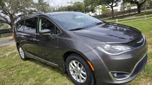 Gray 2020 Chrysler Pacifica Touring L