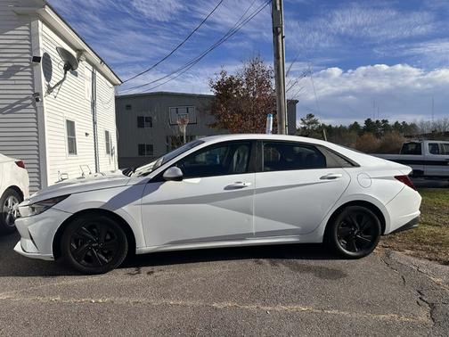 2021 Hyundai ELANTRA SEL