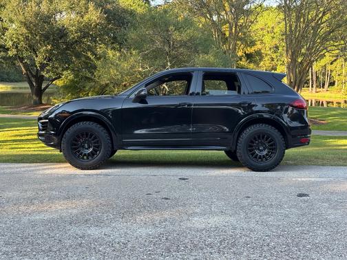 2014 Porsche Cayenne Cayenne GTS