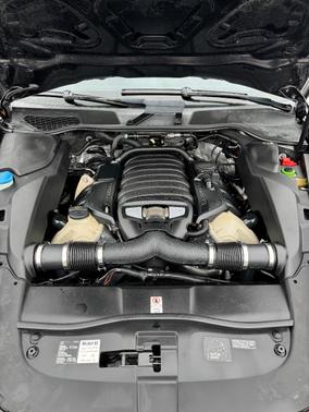 2014 Porsche Cayenne Cayenne GTS