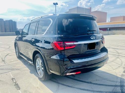 Photo 3 of 18 of 2021 INFINITI QX80 PREMIUM SELECT