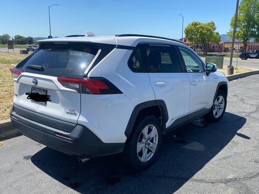 2020 Toyota RAV4 Hybrid LE